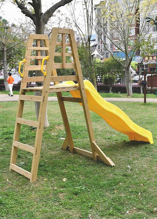 Dječija drvena penjalica sa toboganom