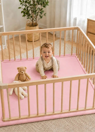 Dečiji tepih sa memorijskom penom KINDER HOME LOLA, 150x200 cm, debljina 3,5 cm, baršunasto mekan vodootporni gornji sloj, memori pena, podloga protiv klizanja, roze
