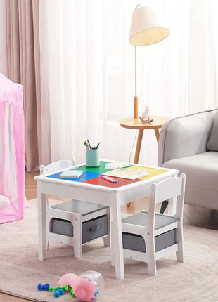 Dječiji sto sa 2 stolice, dvostrani, drveni set za učenje, crtanje, pisanje, slaganje konstruktora tipa LEGO - BIJELA/SIVA